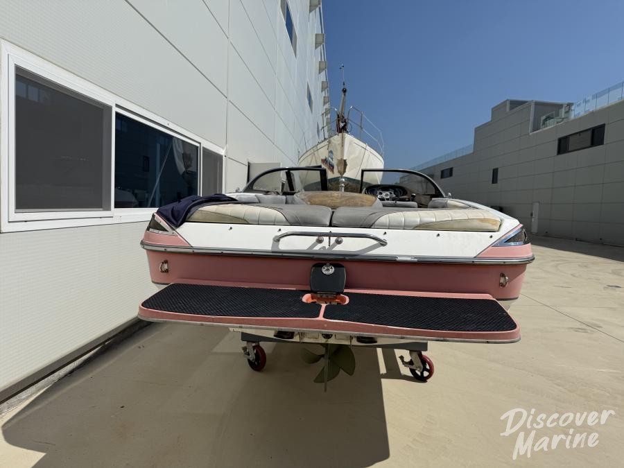 미상(분홍 모터보트)