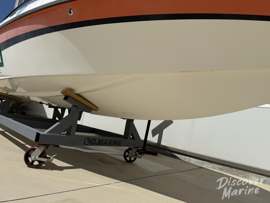 미상(분홍 모터보트)